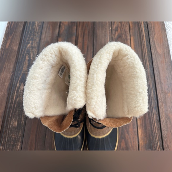 Sorel Caribou Tan and Black Winter Boots Like New Men’s 9 - Picture 4 of 9